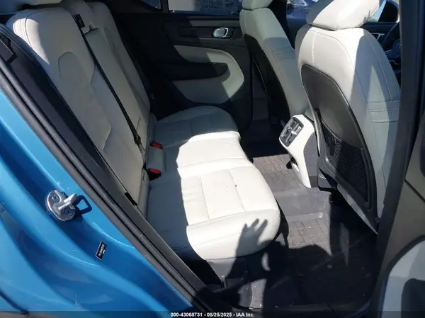 YV4L12UMXR2227911 2024 VOLVO XC40 - Image 8