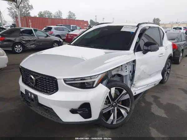 YV4L12UMXR2234356 2024 VOLVO XC40 - Image 2