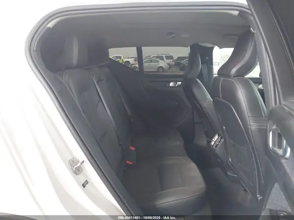 YV4L12UMXR2234356 2024 VOLVO XC40 - Image 8