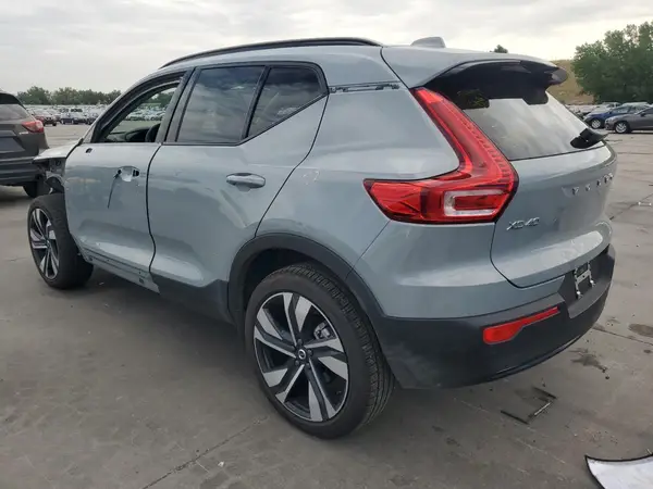 YV4L12UMXS2455929 2025 VOLVO XC40 - Image 2