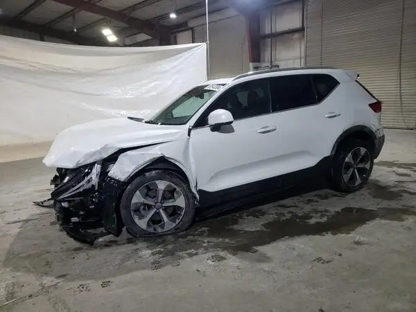YV4L12UN0P2932870 2023 VOLVO XC40 - Image 1