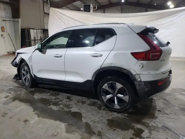YV4L12UN0P2932870 2023 VOLVO XC40 - Image 2
