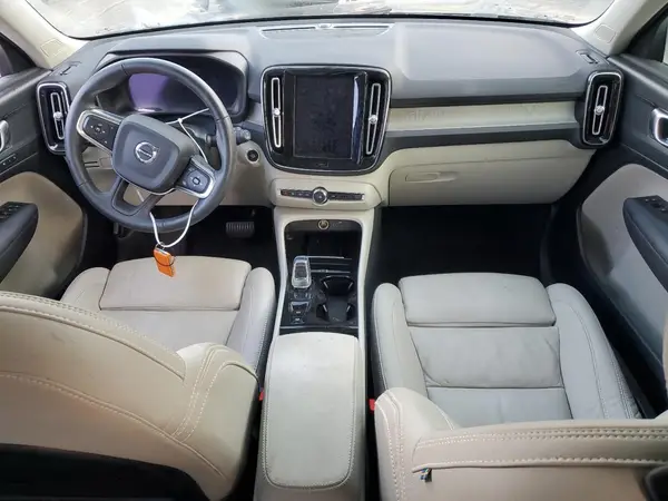 YV4L12UN1P2913003 2023 VOLVO XC40 - Image 8