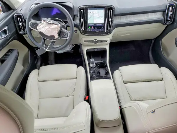 YV4L12UN1P2943134 2023 VOLVO XC40 - Image 8
