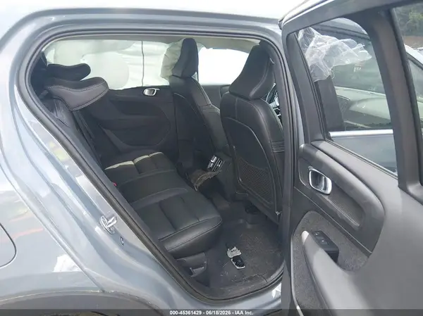 YV4L12UN1P2966493 2023 VOLVO XC40 - Image 8