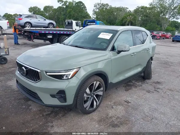 YV4L12UN2P2099041 2023 VOLVO XC40 - Image 2