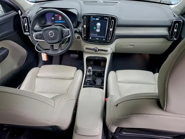 YV4L12UN3P2100133 2023 VOLVO XC40 - Image 8