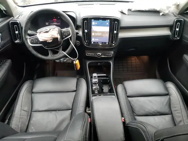 YV4L12UN4P2078384 2023 VOLVO XC40 - Image 8