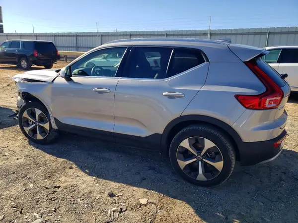 YV4L12UN4P2090843 2023 VOLVO XC40 - Image 2