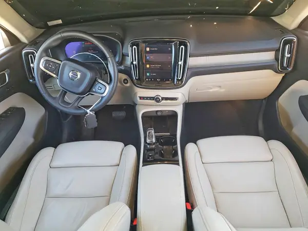 YV4L12UN4P2090843 2023 VOLVO XC40 - Image 8