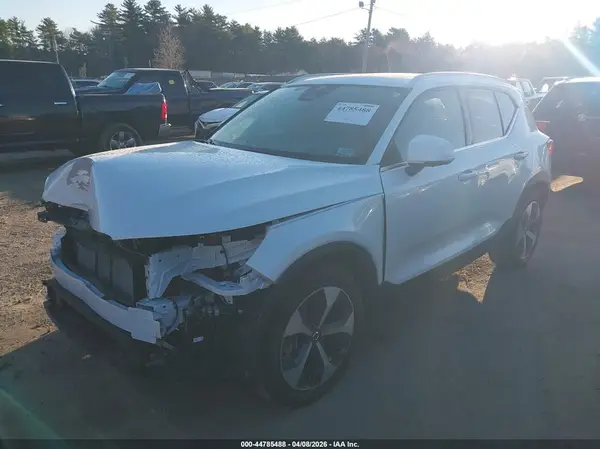 YV4L12UN4P2929308 2023 VOLVO XC40 - Image 2