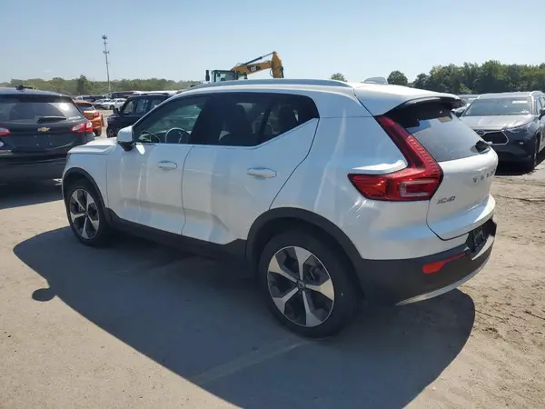 YV4L12UN5P2014287 2023 VOLVO XC40 - Image 2