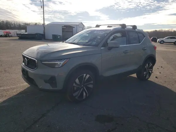 YV4L12UN6P2099852 2023 VOLVO XC40 - Image 1