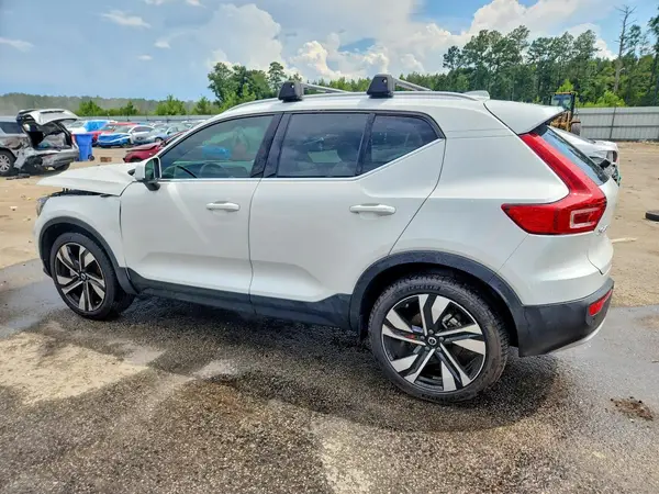 YV4L12UN6P2954629 2023 VOLVO XC40 - Image 2
