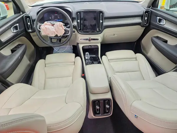 YV4L12UN6P2954629 2023 VOLVO XC40 - Image 8