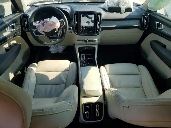 YV4L12UN7P2072062 2023 VOLVO XC40 - Image 8