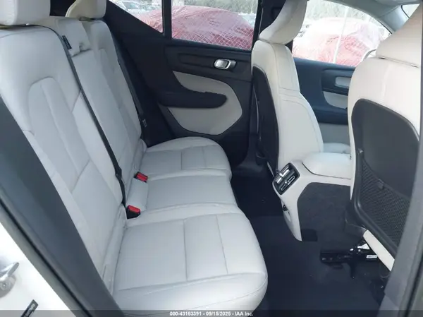 YV4L12UN7P2948709 2023 VOLVO XC40 - Image 8