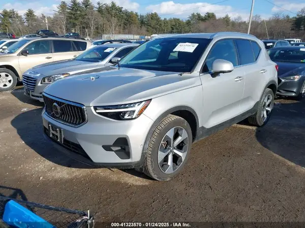 YV4L12UN7P2988336 2023 VOLVO XC40 - Image 2