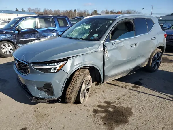 YV4L12UN8P2913418 2023 VOLVO XC40 - Image 1