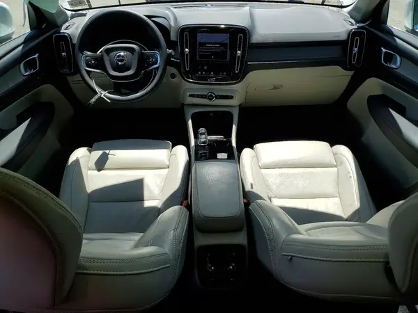 YV4L12UN8P2952462 2023 VOLVO XC40 - Image 8