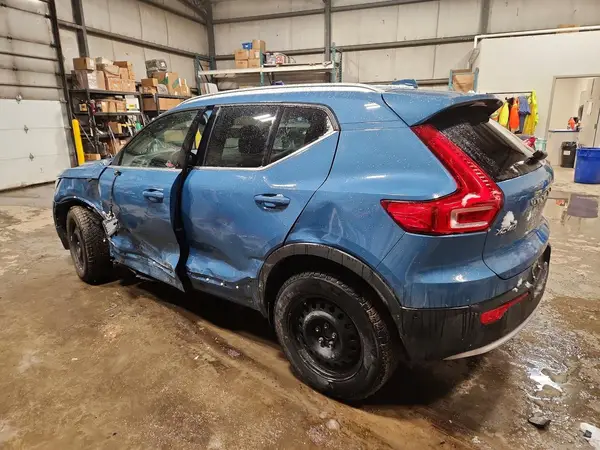 YV4L12UN8P2976423 2023 VOLVO XC40 - Image 2