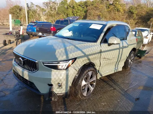 YV4L12UN9P2029097 2023 VOLVO XC40 - Image 2