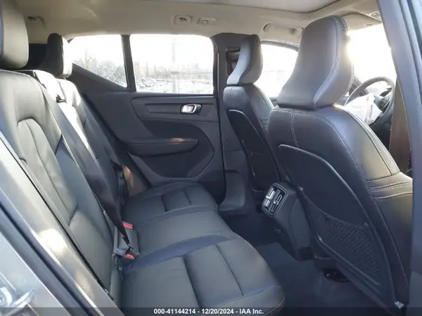 YV4L12UN9P2029097 2023 VOLVO XC40 - Image 8