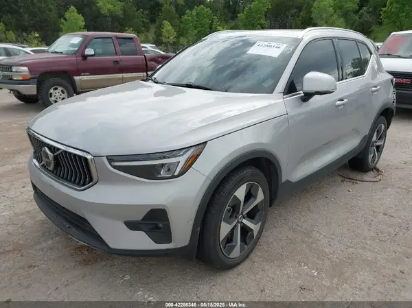YV4L12UN9P2927523 2023 VOLVO XC40 - Image 2