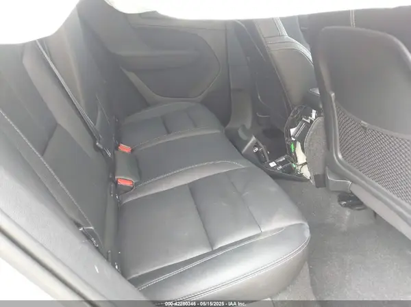 YV4L12UN9P2927523 2023 VOLVO XC40 - Image 8