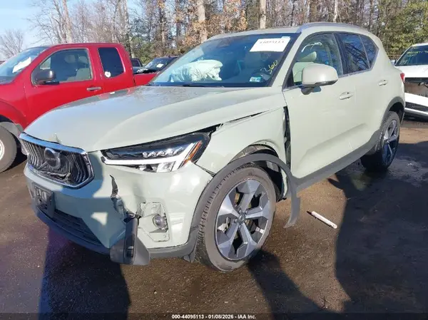 YV4L12UN9P2947593 2023 VOLVO XC40 - Image 2