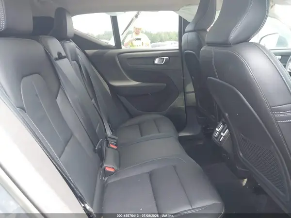 YV4L12UNXP2911251 2023 VOLVO XC40 - Image 8