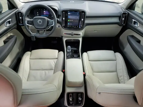 YV4L12UNXP2961051 2023 VOLVO XC40 - Image 8
