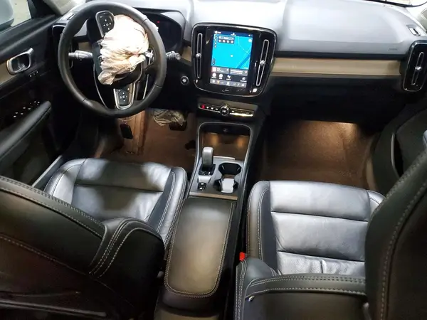 YV4L12UV1P2910747 2023 VOLVO XC40 - Image 8