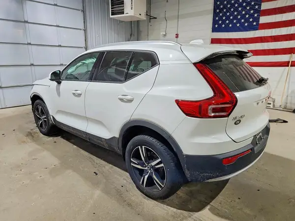 YV4L12UV4P2924979 2023 VOLVO XC40 - Image 2