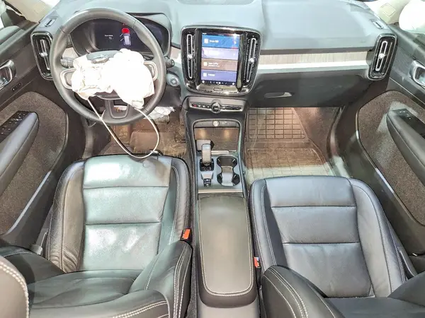 YV4L12UV4P2924979 2023 VOLVO XC40 - Image 8