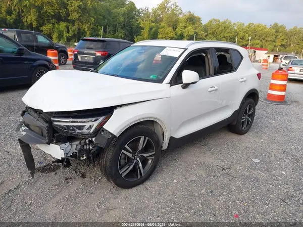 YV4L12UV5P2910685 2023 VOLVO XC40 - Image 2