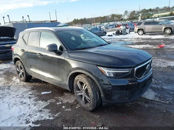 YV4L12UVXP2080009 2023 VOLVO XC40 - Image 1