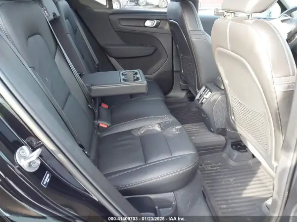 YV4L12UVXP2080009 2023 VOLVO XC40 - Image 8