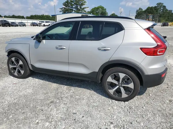 YV4L12UW0P2911753 2023 VOLVO XC40 - Image 2