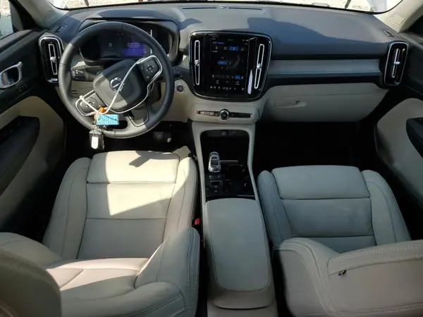 YV4L12UW0P2911753 2023 VOLVO XC40 - Image 8