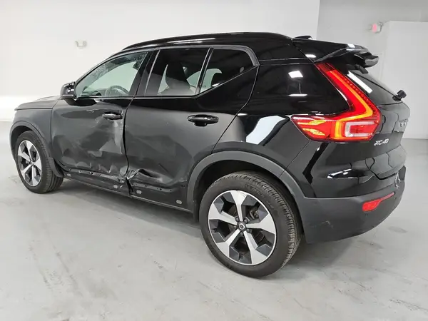 YV4L12UW0P2938483 2023 VOLVO XC40 - Image 2