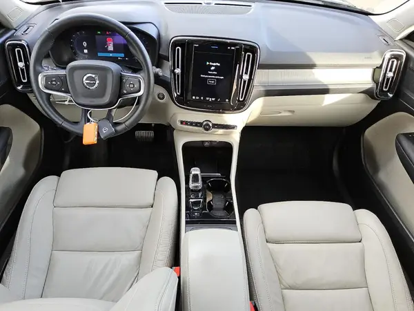 YV4L12UW0P2938483 2023 VOLVO XC40 - Image 8