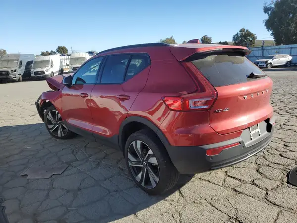 YV4L12UW0P2947359 2023 VOLVO XC40 - Image 2