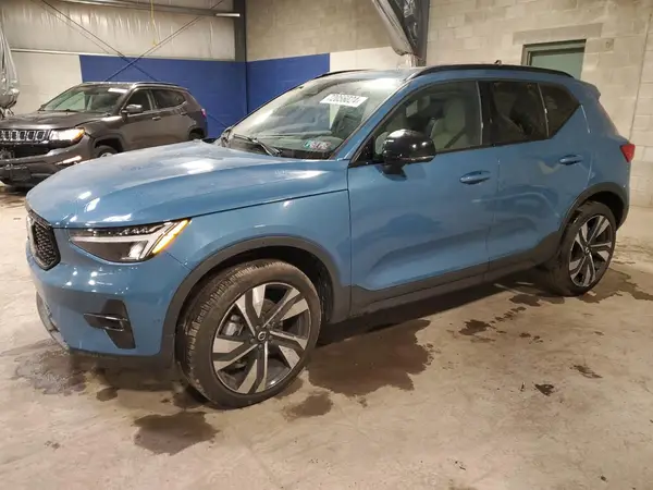 YV4L12UW1P2101919 2023 VOLVO XC40 - Image 1