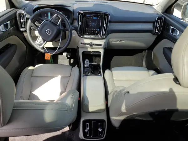 YV4L12UW1P2931333 2023 VOLVO XC40 - Image 8