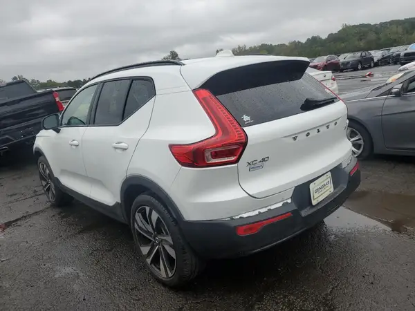 YV4L12UW2P2020802 2023 VOLVO XC40 - Image 2