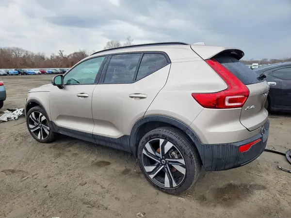 YV4L12UW2P2088906 2023 VOLVO XC40 - Image 2