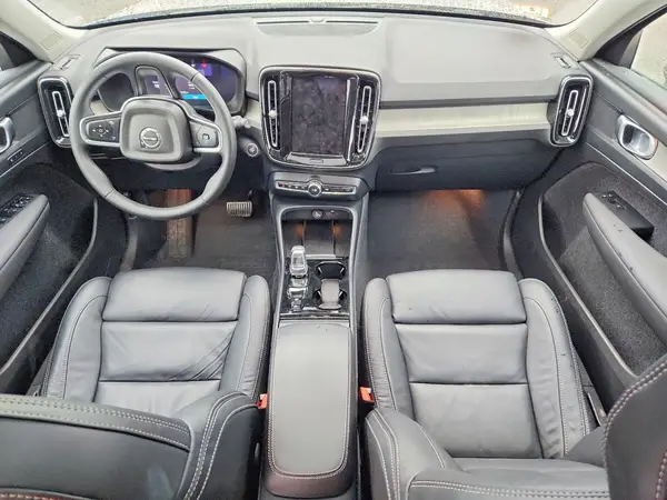 YV4L12UW2P2088906 2023 VOLVO XC40 - Image 8