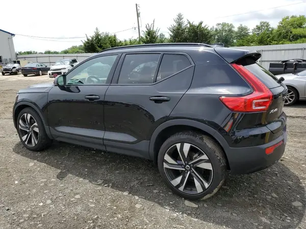 YV4L12UW2P2109026 2023 VOLVO XC40 - Image 2