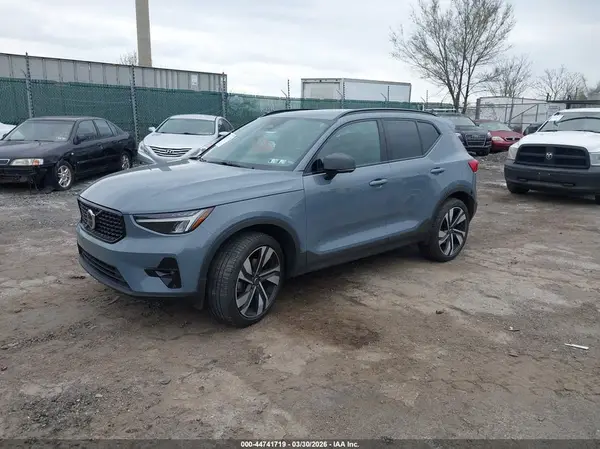 YV4L12UW3P2051217 2023 VOLVO XC40 - Image 2
